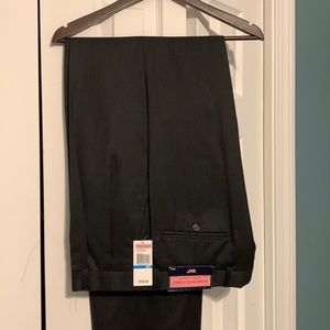 Brand New Vineyard Vines dress pants never worn, need hem.